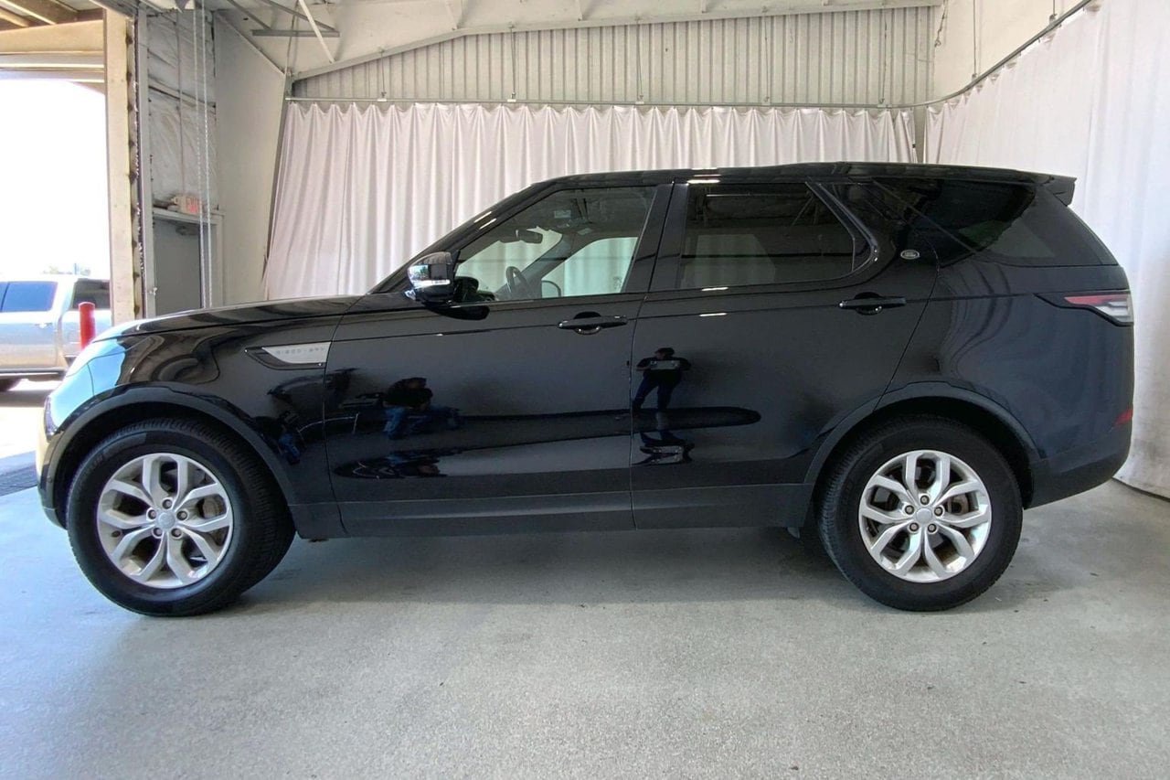 Used 2020 Land Rover Discovery SE AWD/4WD image 26