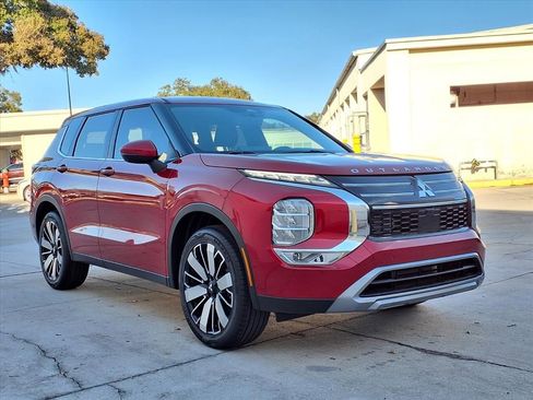 Used 2026 Mitsubishi Outlander SE FWD image 5