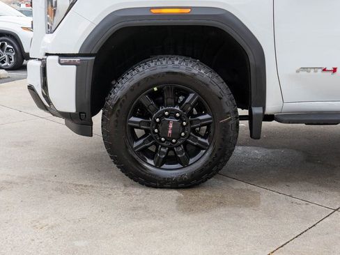 New 2026 GMC Sierra 2500 AT4 w/ AT4 Premium Plus Package AWD/4WD image 31