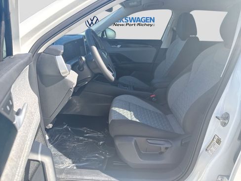 Used 2025 Volkswagen Tiguan S FWD image 22