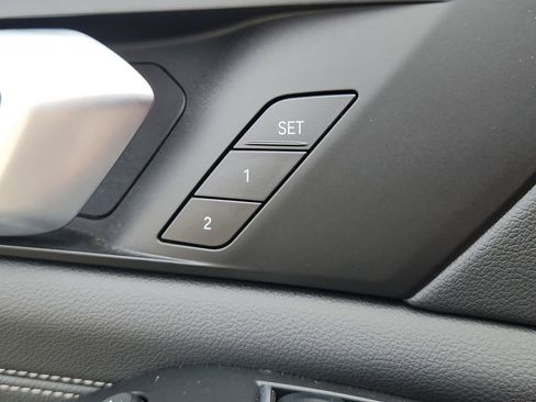 Used 2022 BMW X5 xDrive40i w/ M Sport Package image 23