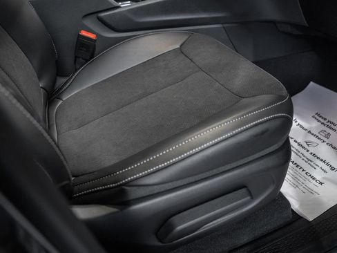 New 2025 Jeep Grand Cherokee L Altitude image 35