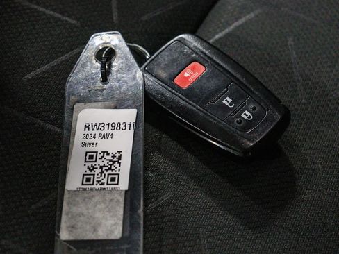 Certified 2024 Toyota RAV4 XLE FWD image 29