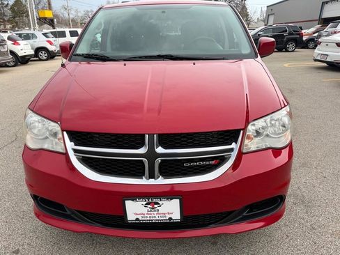 Used 2014 Dodge Grand Caravan SXT FWD image 3