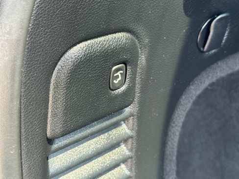 Used 2018 Jeep Grand Cherokee Altitude AWD/4WD image 8