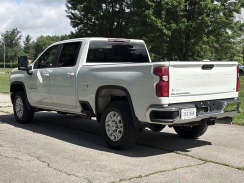 Used 2021 Chevrolet Silverado 2500 LT w/ Z71 Off-Road Package AWD/4WD image 4