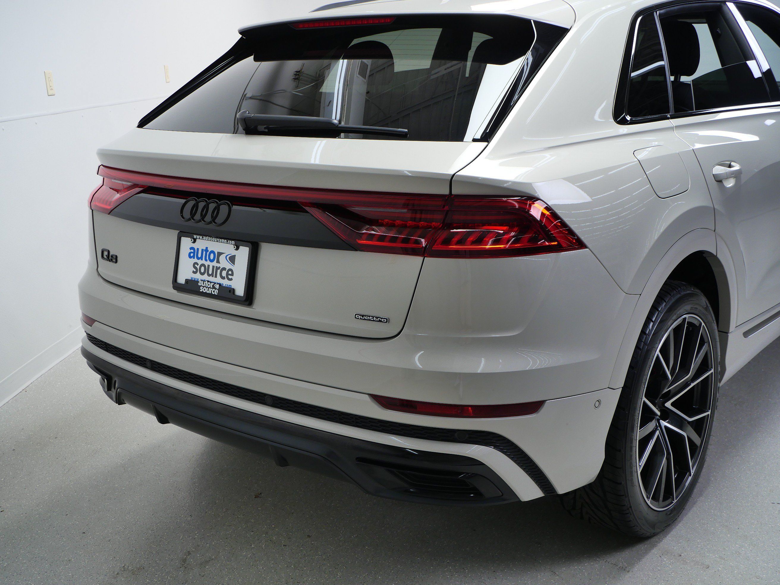 Used 2023 Audi Q8 Premium Plus w/ Premium Plus Package AWD/4WD image 5
