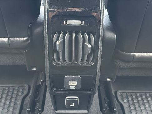 Used 2024 Jeep Compass Trailhawk image 16