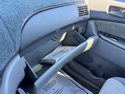 Used 2007 Toyota Sienna LE w/ LE Pkg 1 FWD image 18