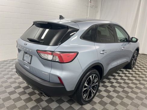 Used 2022 Ford Escape SE w/ SE Sport Appearance Package image 5
