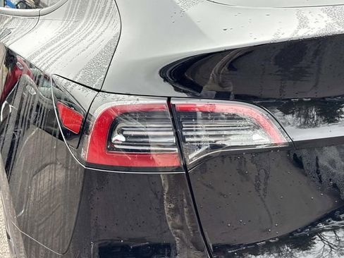 Used 2025 Tesla Model Y Long Range image 11