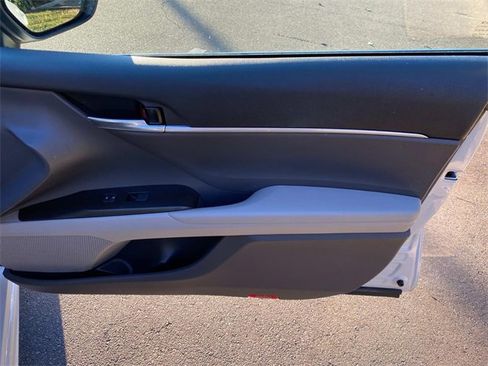 Used 2023 Toyota Camry SE image 35