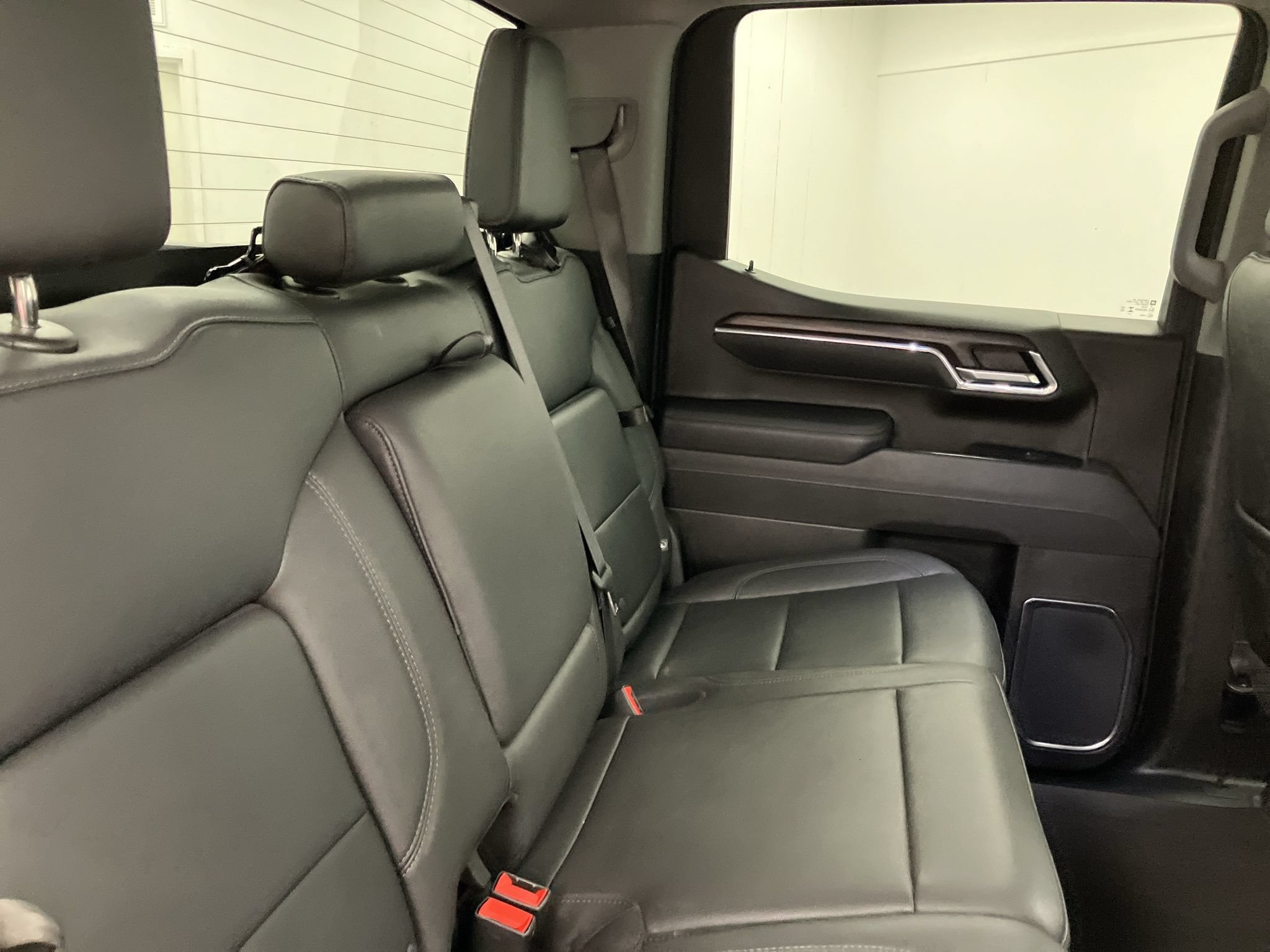 Used 2025 GMC Sierra 1500 SLT AWD/4WD image 15