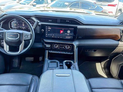 Used 2025 GMC Sierra 2500 Denali AWD/4WD image 11