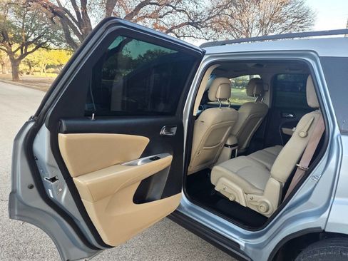 Used 2013 Dodge Journey SXT w/ Flexible Seating Group image 11