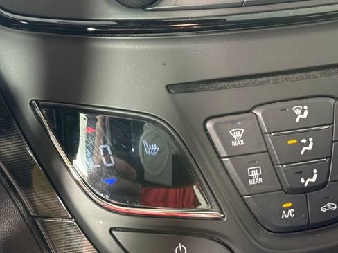 Used 2017 Buick Regal AWD image 23