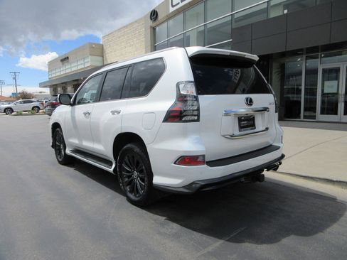 Used 2023 Lexus GX 460 Luxury w/ Sport Design Package AWD/4WD image 5