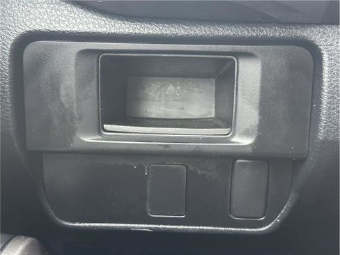 Used 2016 Toyota Tacoma SR5 AWD/4WD image 25