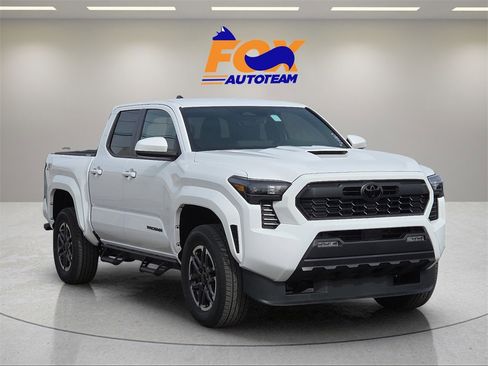 New 2026 Toyota Tacoma TRD Sport image 7