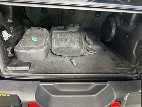 Used 2022 Jeep Wrangler Unlimited Sahara w/ Cold Weather Group image 26