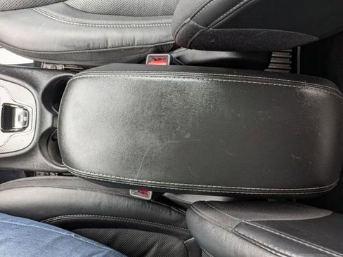 Used 2019 Jeep Cherokee Limited AWD/4WD image 29