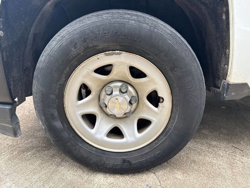 Used 2018 Chevrolet Silverado 1500 W/T RWD image 32