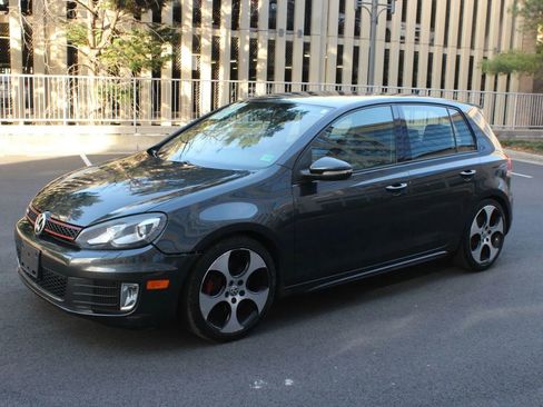 Used 2010 Volkswagen GTI 4-Door image 12