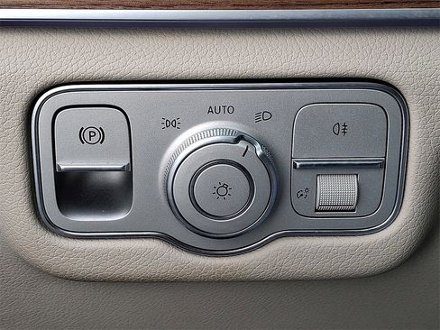 Used 2024 Mercedes-Benz GLE 350 4MATIC image 26