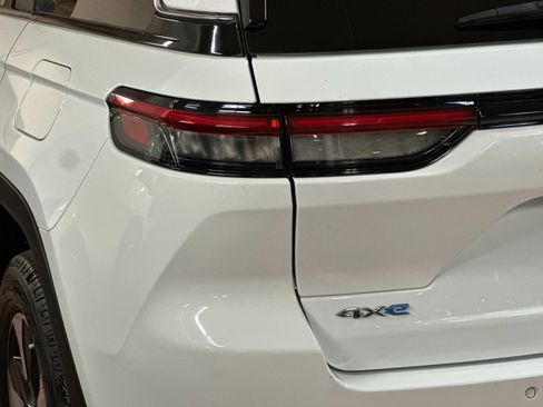 Used 2022 Jeep Grand Cherokee Limited 4xe image 26