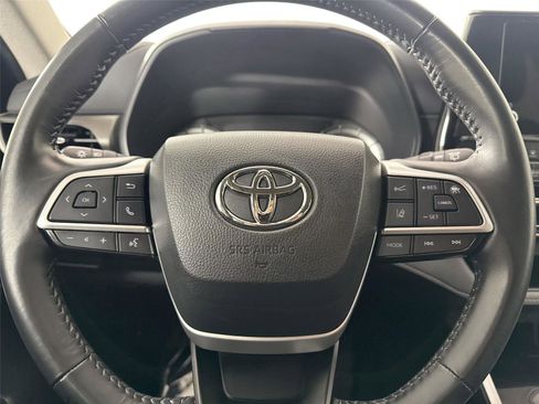 Certified 2024 Toyota Highlander LE image 16