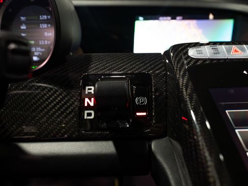 Used 2015 Porsche 918 Spyder image 31