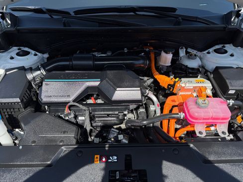 Used 2025 Hyundai Santa Fe Limited FWD image 20