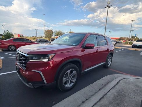 Used 2025 Honda Pilot EX-L image 2