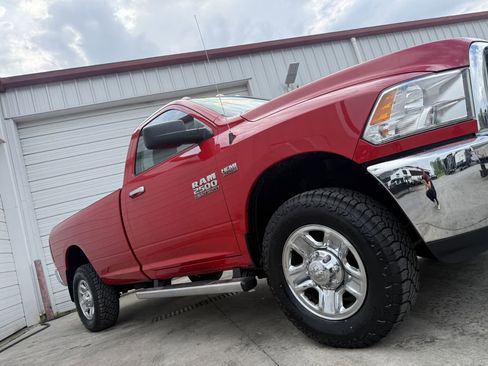 Used 2018 RAM 2500 SLT w/ Snow Chief Group AWD/4WD image 32