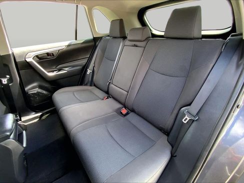 Used 2020 Toyota RAV4 LE FWD image 20