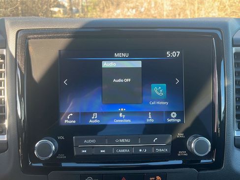 Used 2024 Nissan Frontier SV image 17