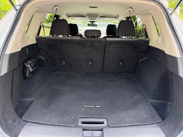Used 2023 Nissan Rogue SV FWD image 14