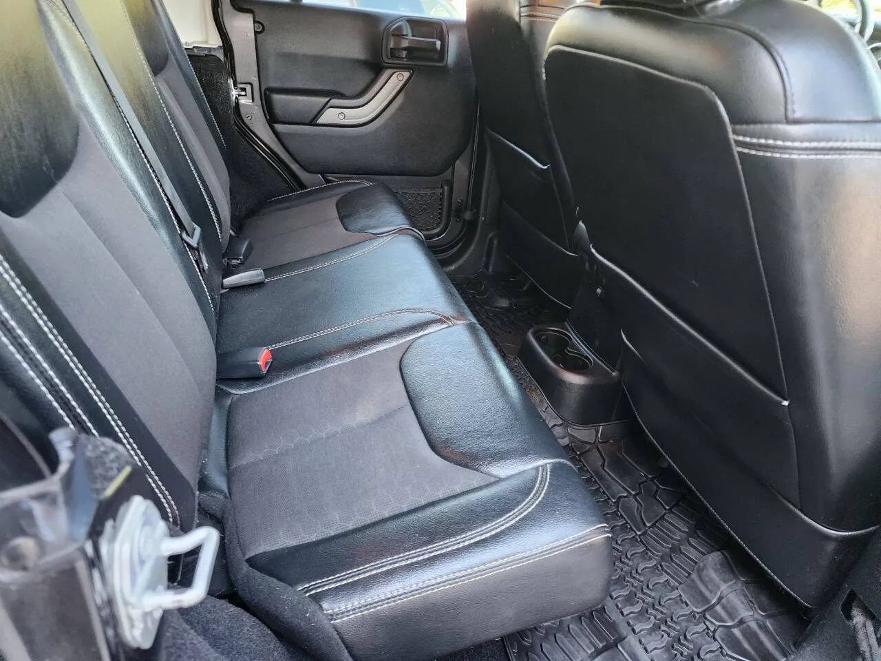 Used 2018 Jeep Wrangler Unlimited Sport AWD/4WD image 15