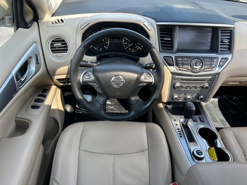 Used 2019 Nissan Pathfinder SL w/ SL Premium Package image 5