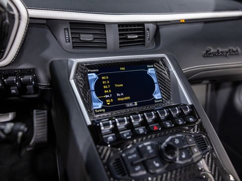 Used 2019 Lamborghini Aventador S image 53