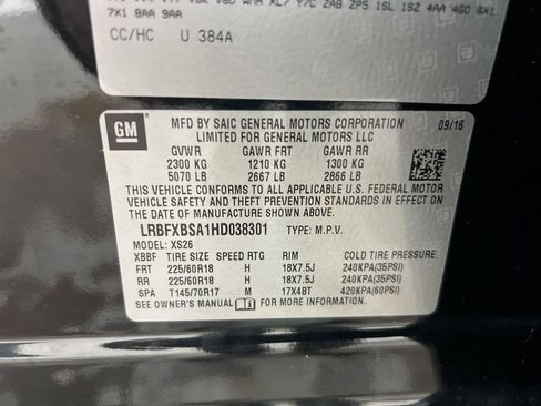 Used 2017 Buick Envision Essence FWD image 28