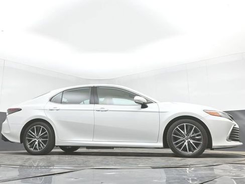 Used 2022 Toyota Camry XLE FWD image 46
