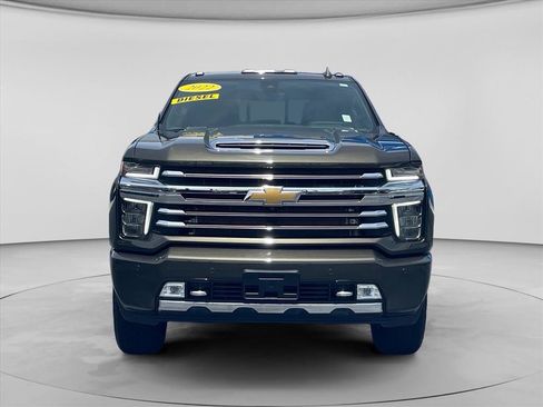 Used 2022 Chevrolet Silverado 3500 High Country w/ Technology Package AWD/4WD image 2