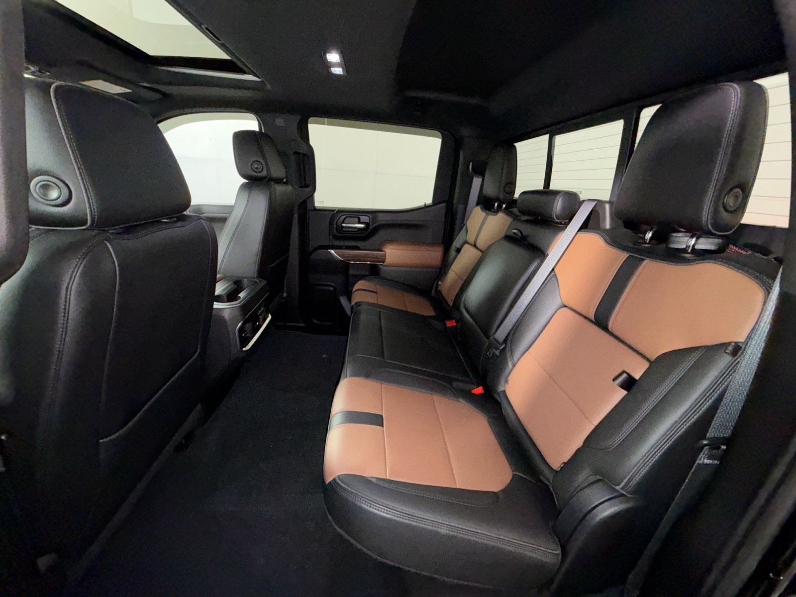 Used 2020 Chevrolet Silverado 1500 High Country AWD/4WD image 25
