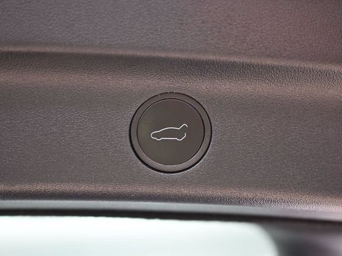 Used 2023 Tesla Model Y Performance AWD/4WD image 15