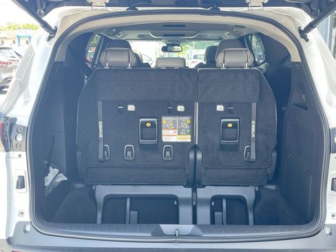 Used 2026 Toyota Sienna XLE FWD image 17