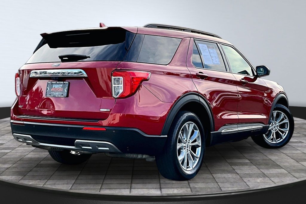 Used 2020 Ford Explorer XLT w/ Equipment Group 202A AWD/4WD image 5