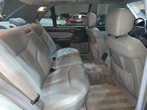 Used 1999 Mercedes-Benz S 500 Sedan image 92