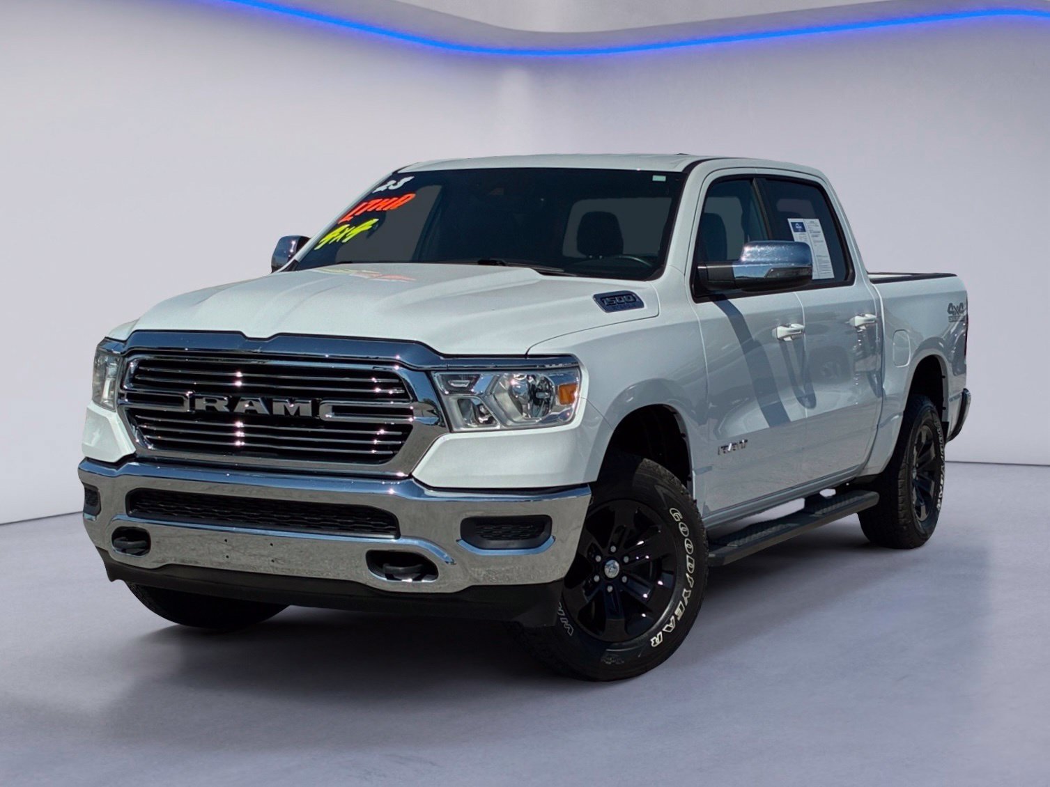Used 2023 RAM 1500 Laramie w/ Off Road Group AWD/4WD image 2