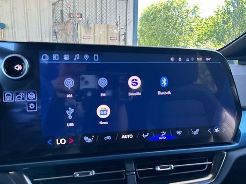 New 2026 Chevrolet Equinox EV LT AWD/4WD image 13